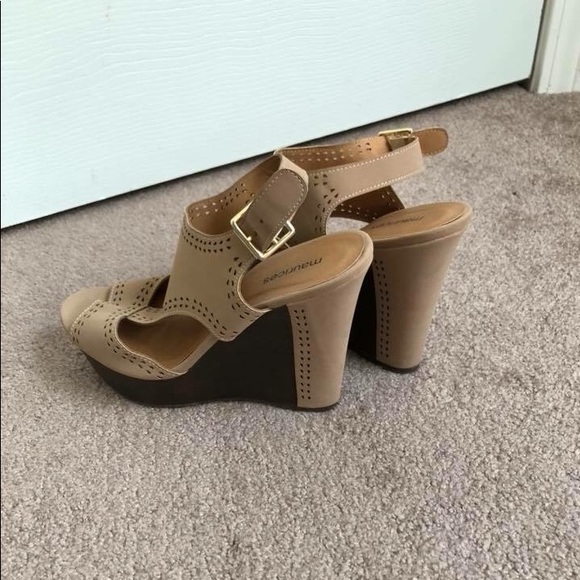 Tan/Beige Wedges - Picture 4 of 4
